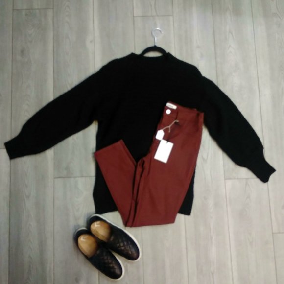 Black sweater - Picture 2 of 2